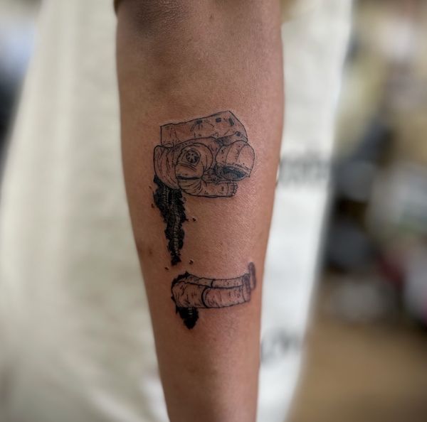 Chainsaw man panel tattoo by LoLo, on the calf